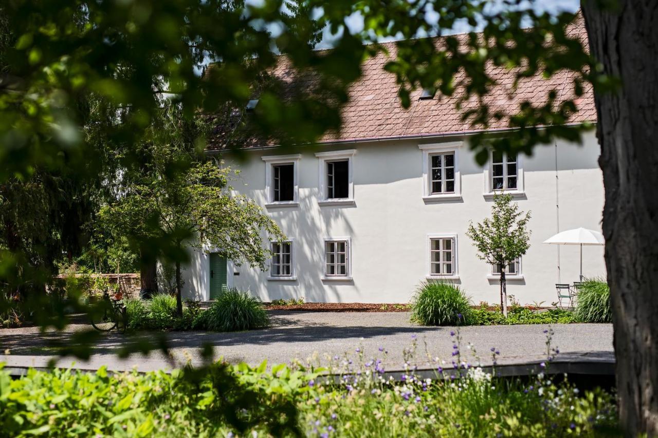 Boutique Hotel Zum Oberjager, Schloss Lackenbach Exteriör bild